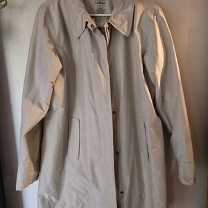 L.L. Bean Women's Cream Rain Jacket Size Large